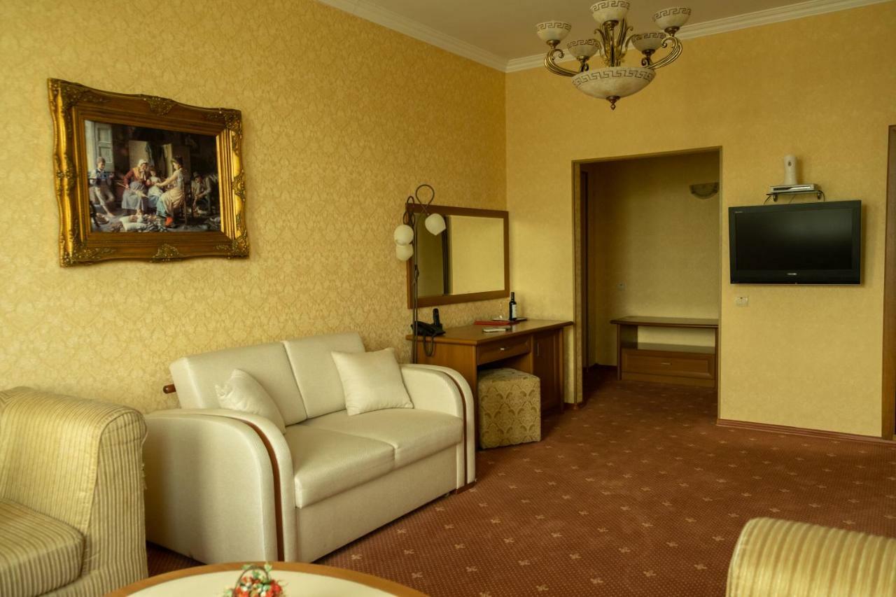 Diplomat Club Hotel Kiszyniów Zewnętrze zdjęcie