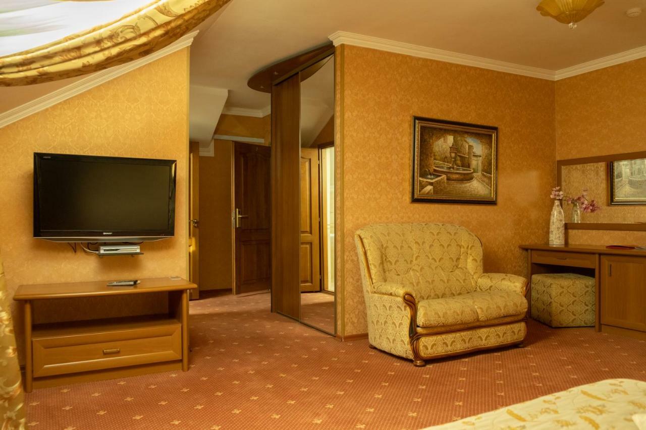 Diplomat Club Hotel Kiszyniów Zewnętrze zdjęcie