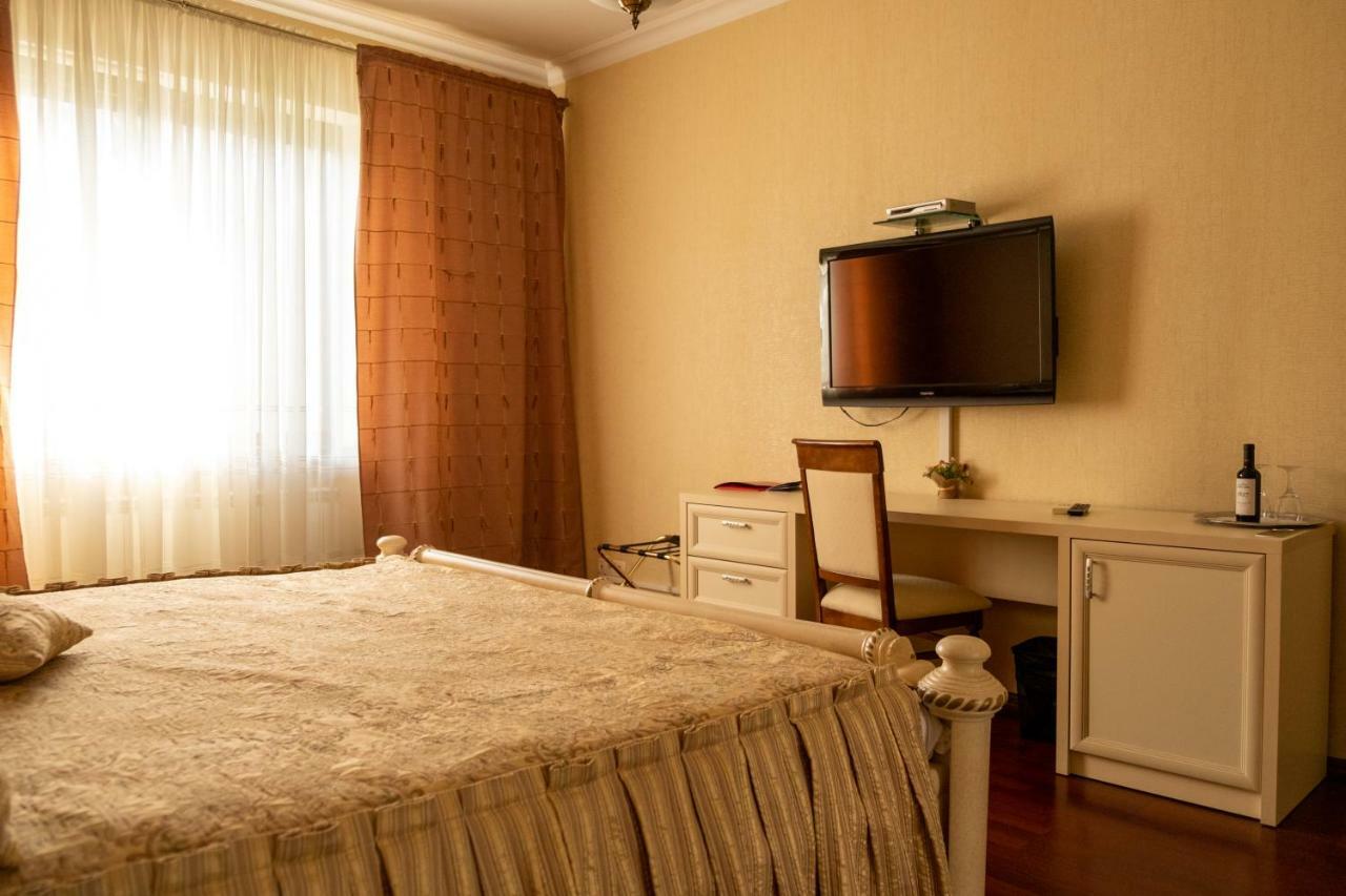 Diplomat Club Hotel Kiszyniów Zewnętrze zdjęcie