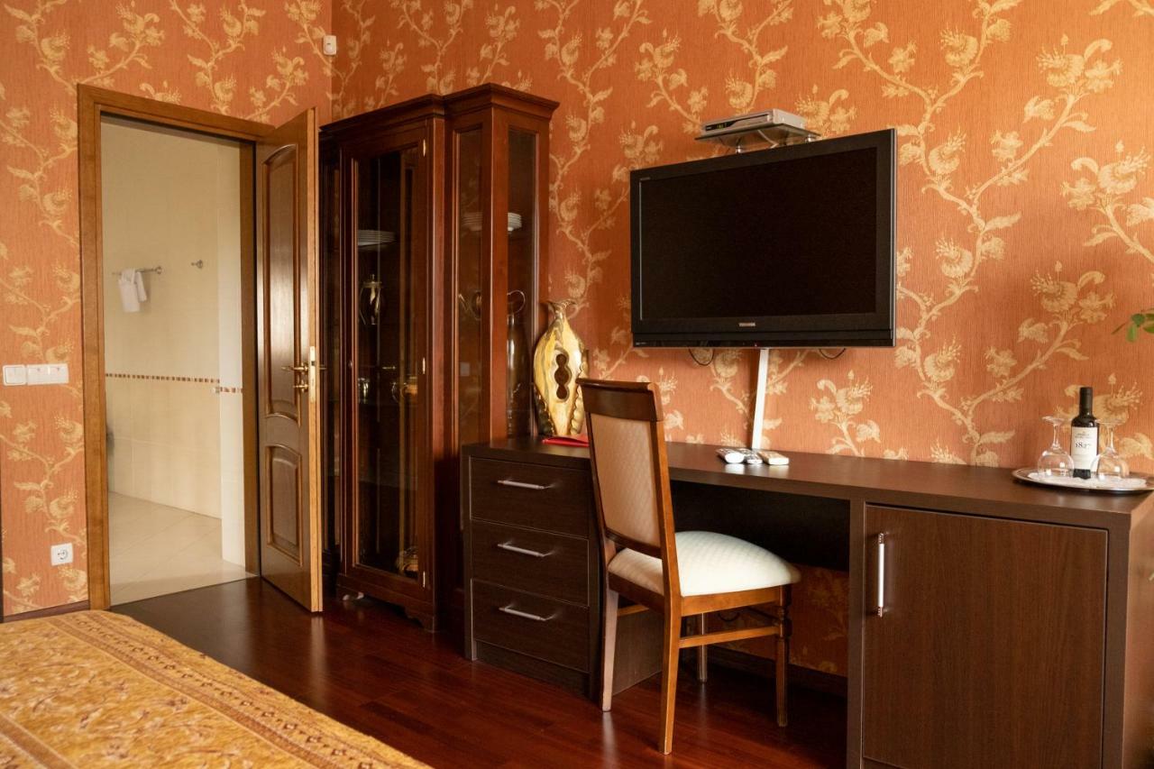 Diplomat Club Hotel Kiszyniów Zewnętrze zdjęcie