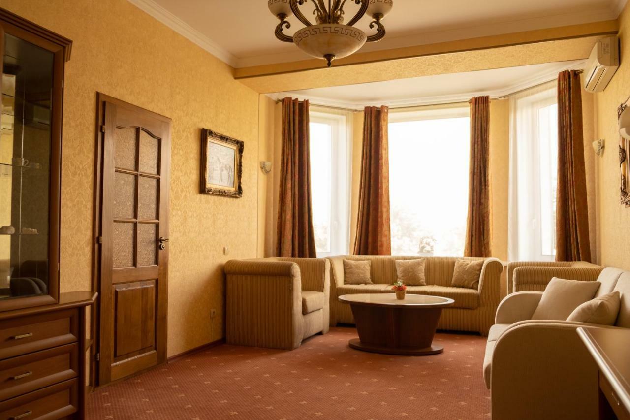 Diplomat Club Hotel Kiszyniów Zewnętrze zdjęcie