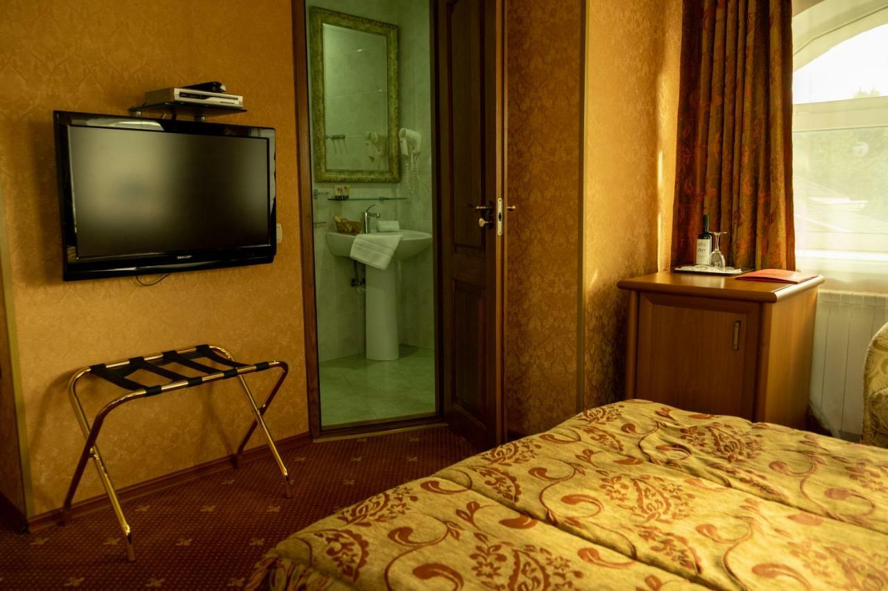 Diplomat Club Hotel Kiszyniów Zewnętrze zdjęcie