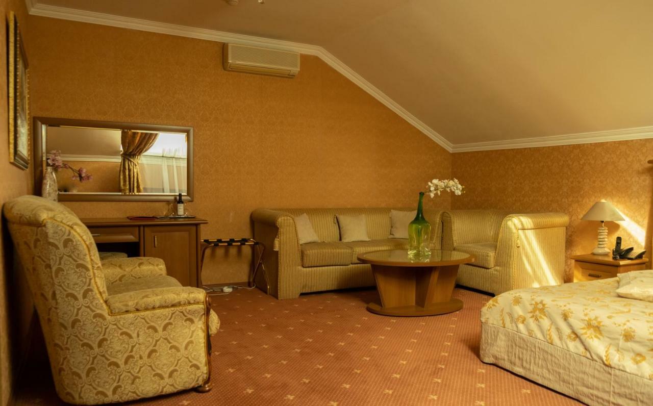 Diplomat Club Hotel Kiszyniów Zewnętrze zdjęcie