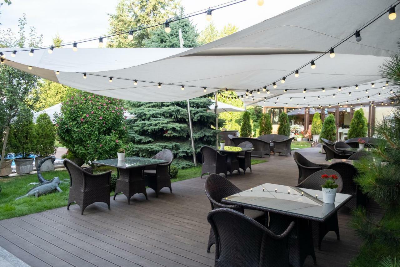 Diplomat Club Hotel Kiszyniów Zewnętrze zdjęcie